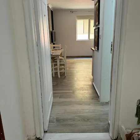 Apartment Seaside Aaron Golem (Tirana)