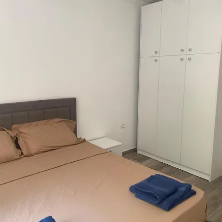 Apartment Seaside Aaron Golem (Tirana)