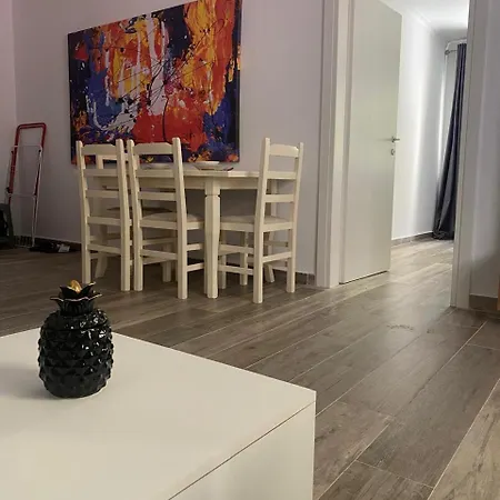 Apartment Seaside Aaron Golem (Tirana)