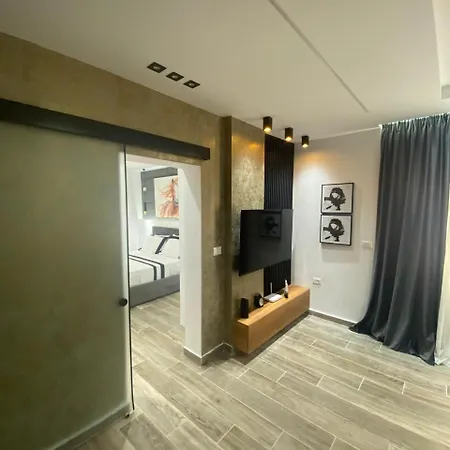 Apartment Seaside Aaron Golem (Tirana)