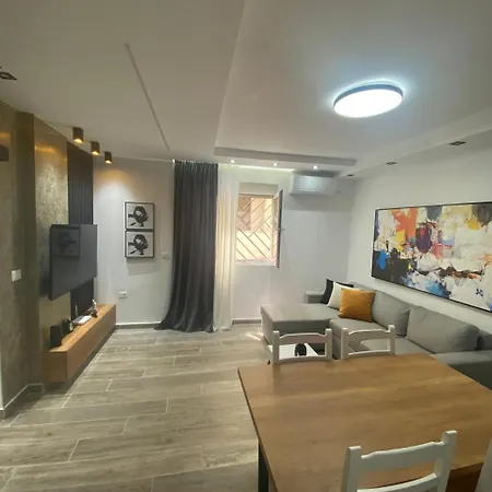 Apartment Seaside Aaron Golem (Tirana)